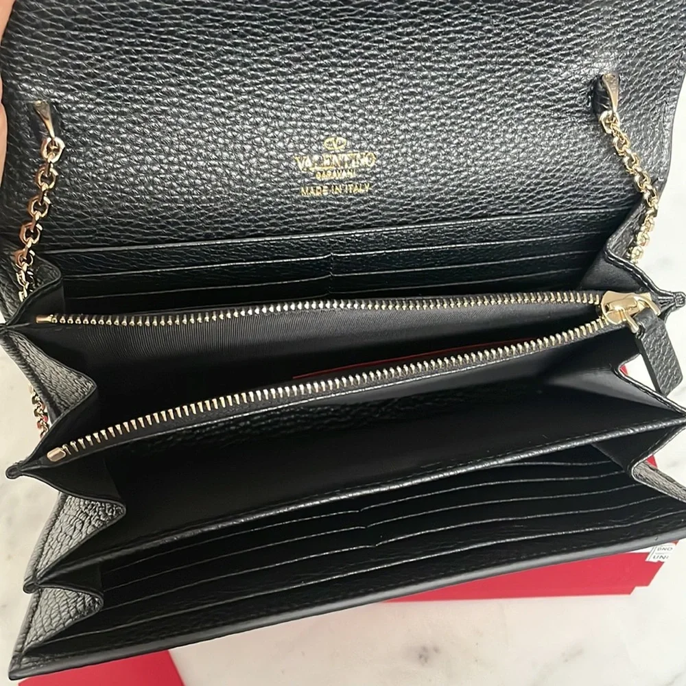 Valentino Garavani Rockstud Leather Wallet-On-Chain-Black - Picture 5 of 11